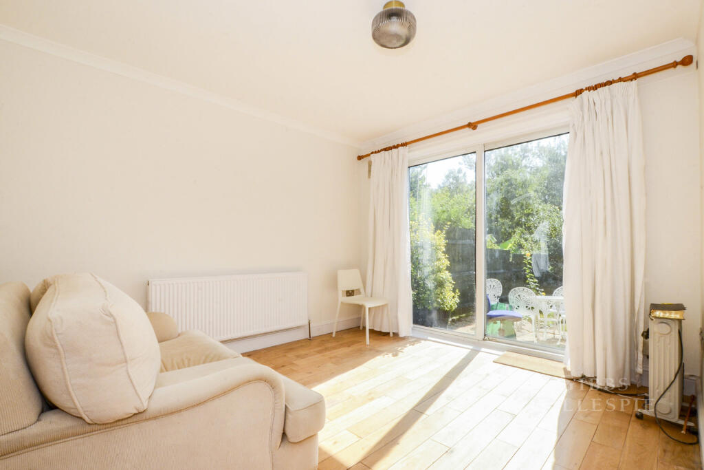 House in London - View 5