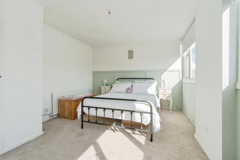 House in Wakefield - View 4