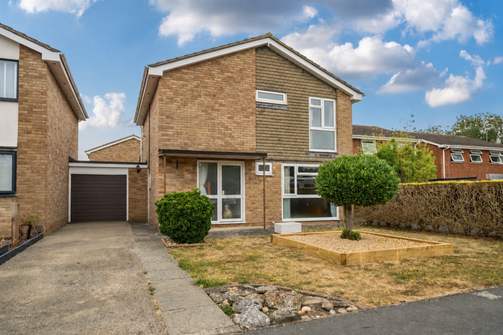 Main image of property: Elswith Close, Grove