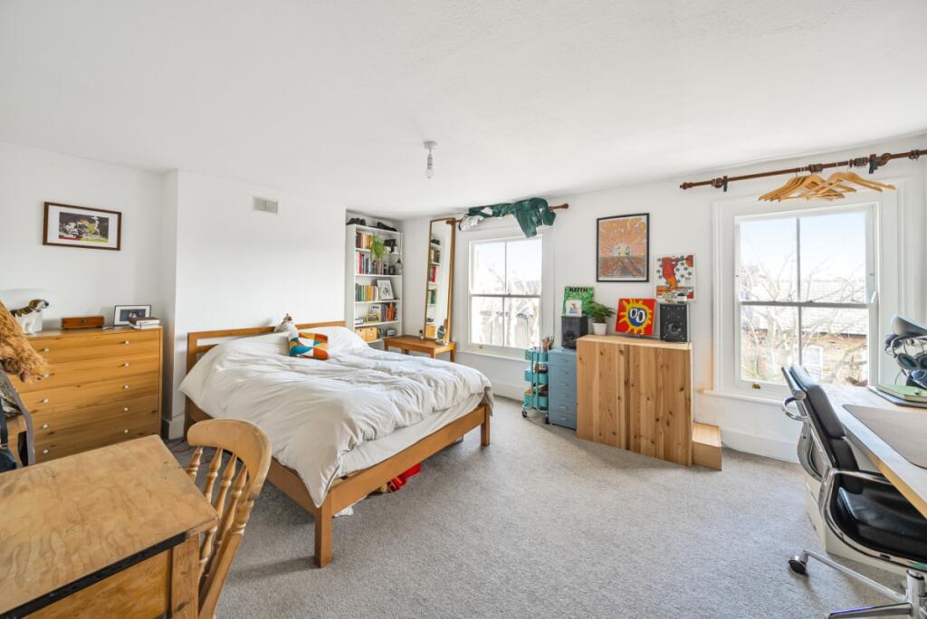 Apartment in London - View 2