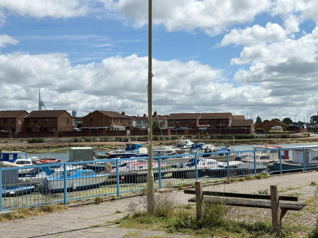 Dolphin Crescent, Gosport, PO12 2HE - View 4