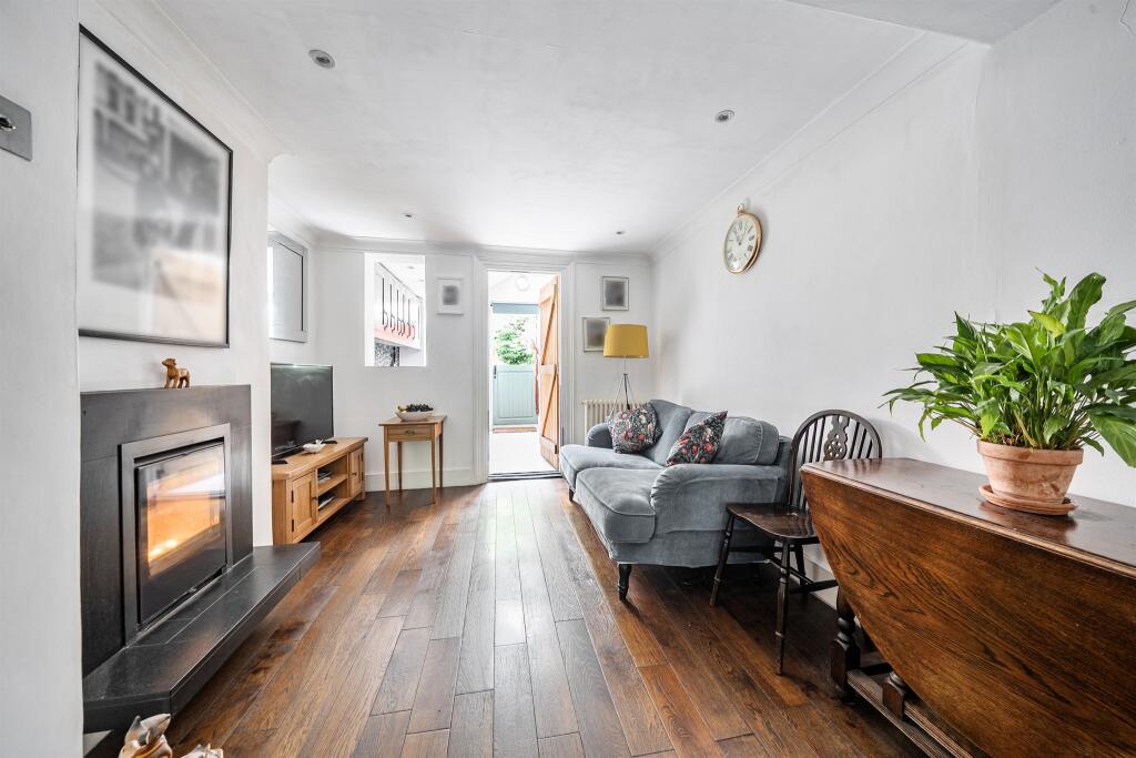 House in St Albans, Redbourn - View 5