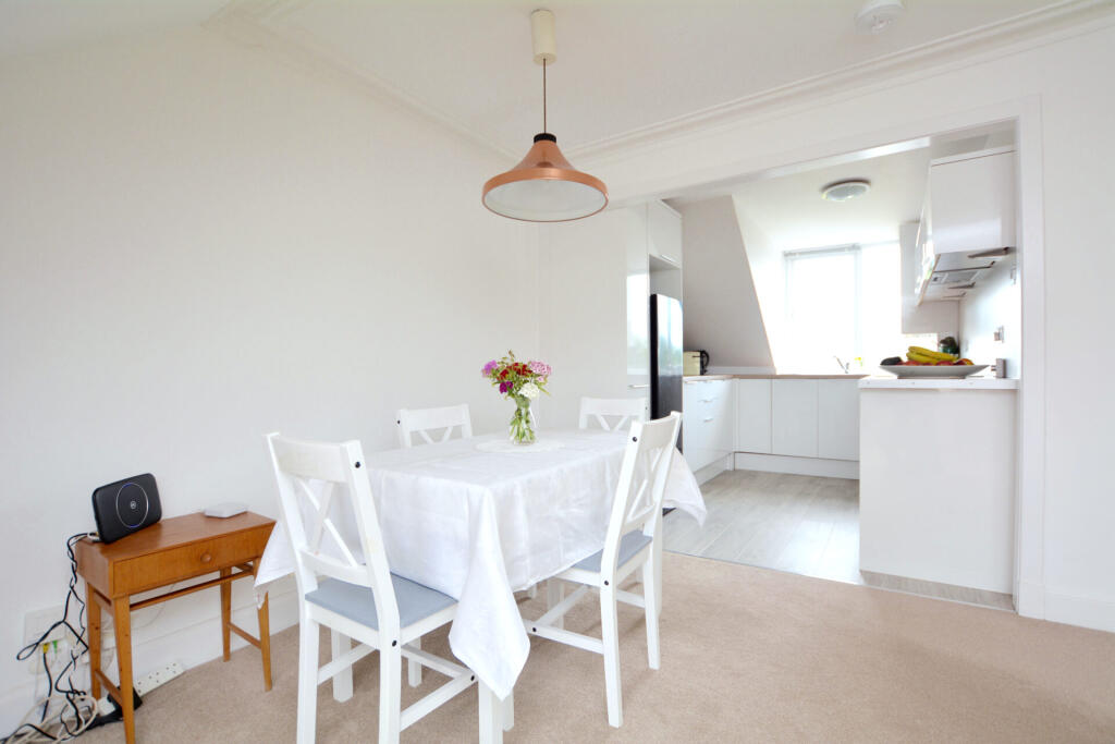 17a Seabank Road, Prestwick, KA9 1QS photo 4