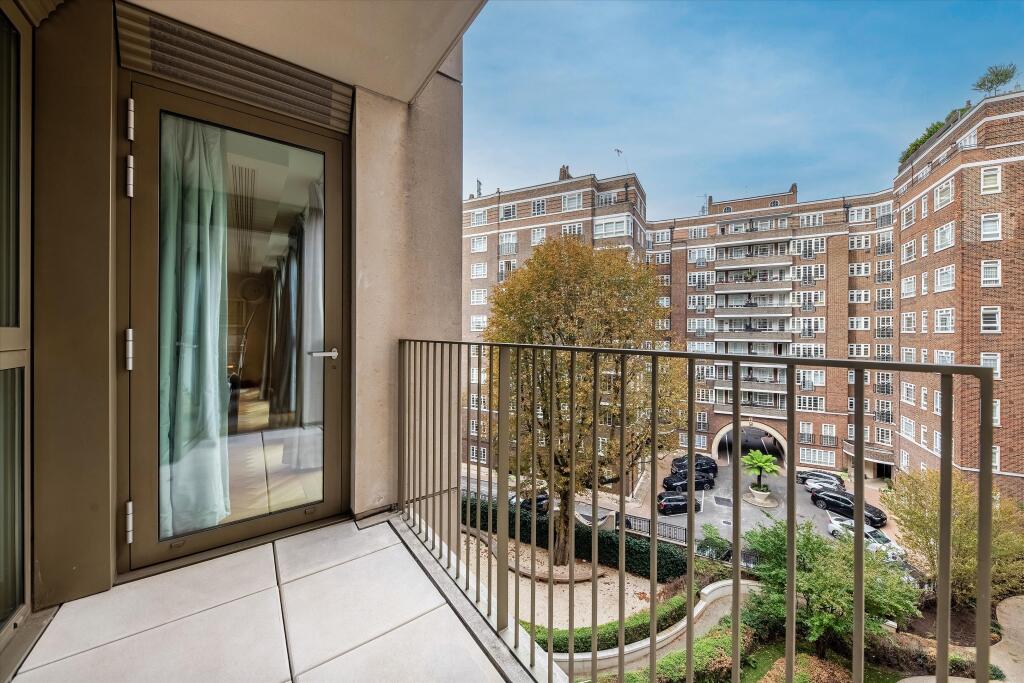 Apartment in London - More