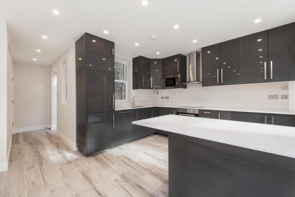 Apartment in London - View 5