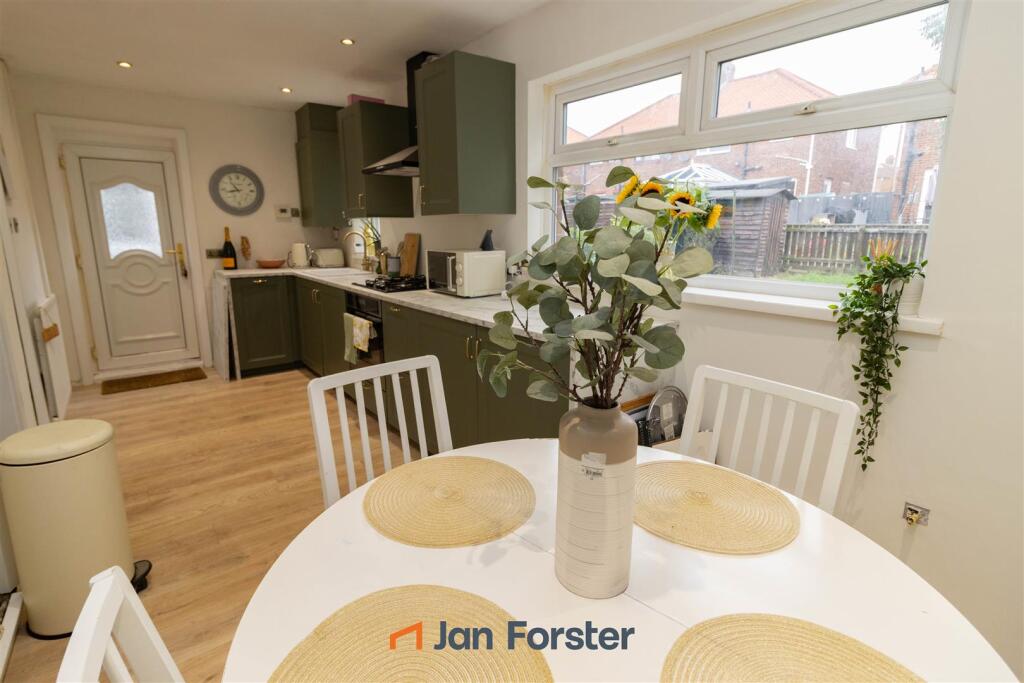 House in North Tyneside, Seaton Forrest, Seaton Burn - View 4