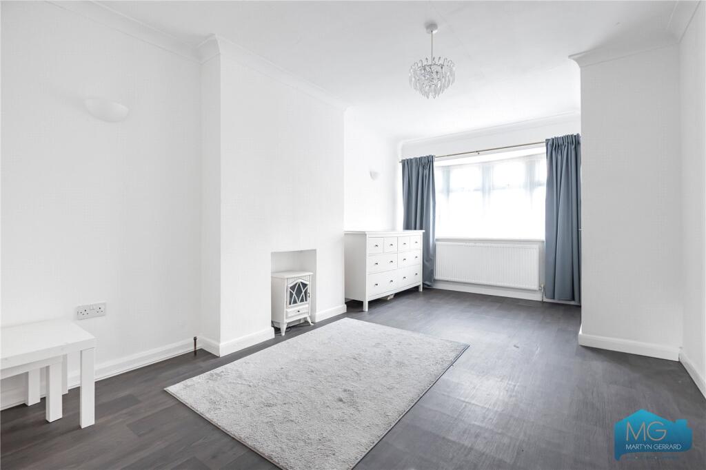 House in London, Colney Hatch - View 2