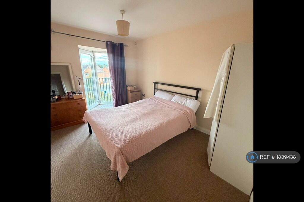Apartment in Far Cotton - More