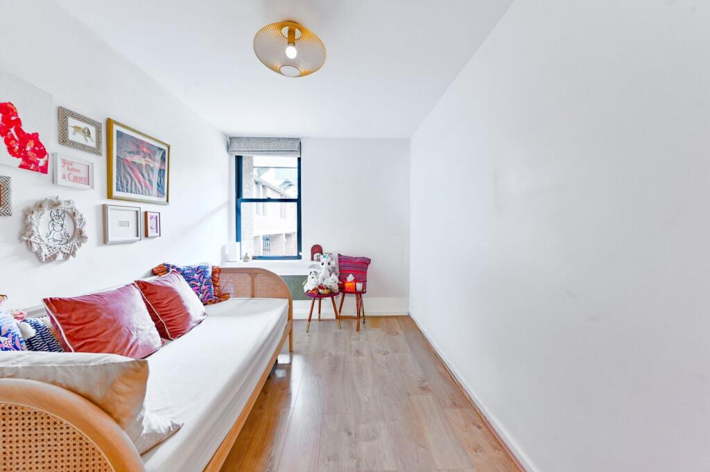 Apartment in London - More