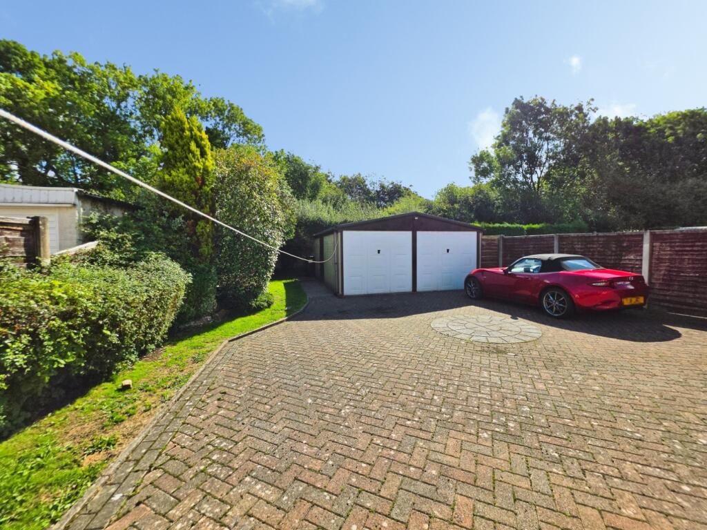 House in Staffordshire Moorlands, Gillow Heath, Biddulph - View 2
