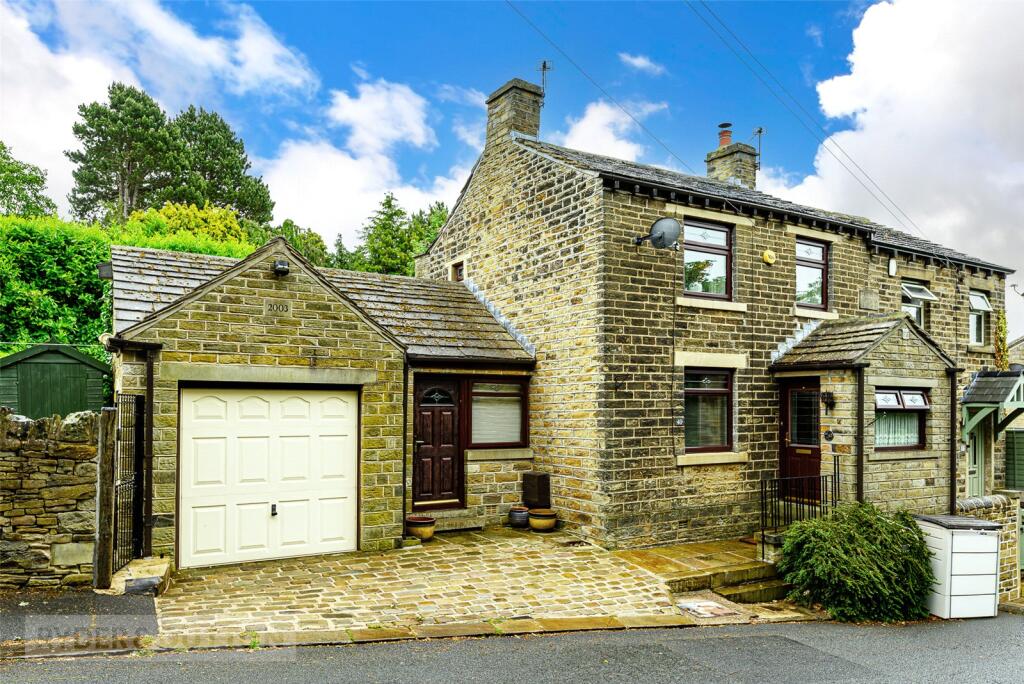 Main image of property: Slant Gate, Kirkburton, Huddersfield, West Yorkshire, HD8