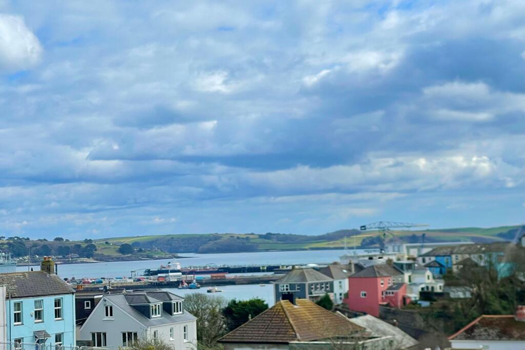 3 bed detached - Berkeley Path, Falmouth, TR11 image 2