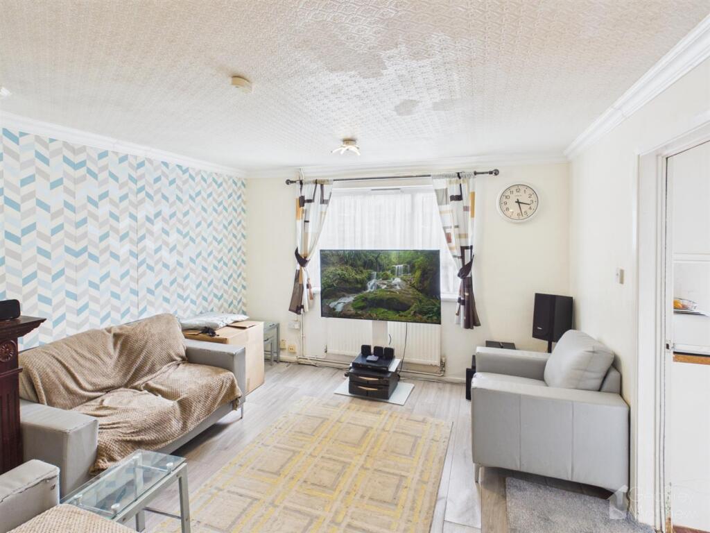 Apartment in Harlow, Essex - View 4