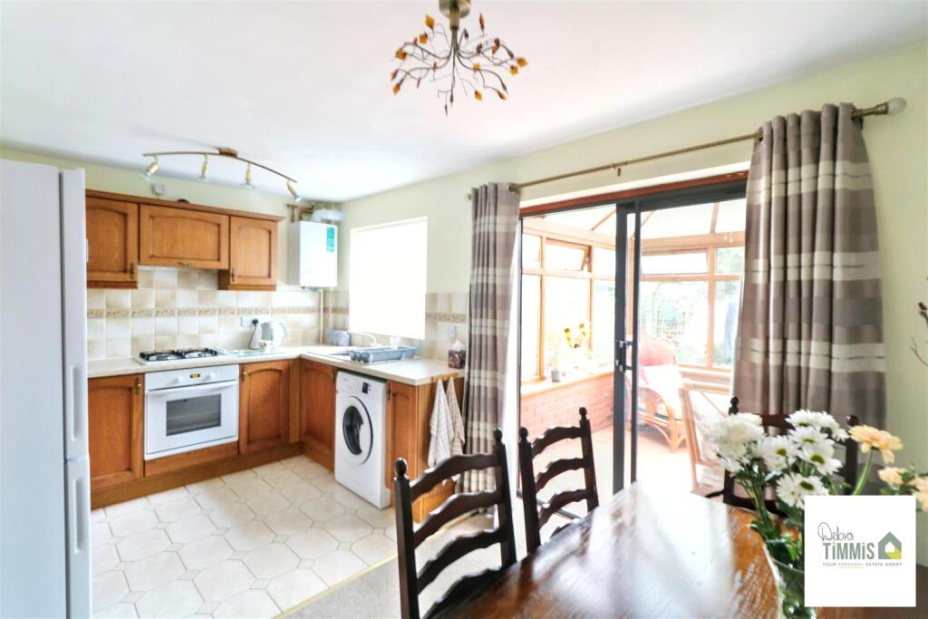 Leek Road, Carmountside, Stoke-On-Trent photo 3