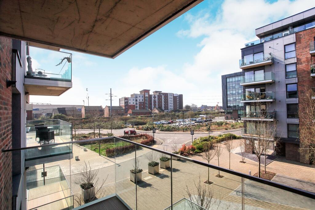 1-bed apartment on Merlin Drive, Fletton Quays, Peterborough, £200,000