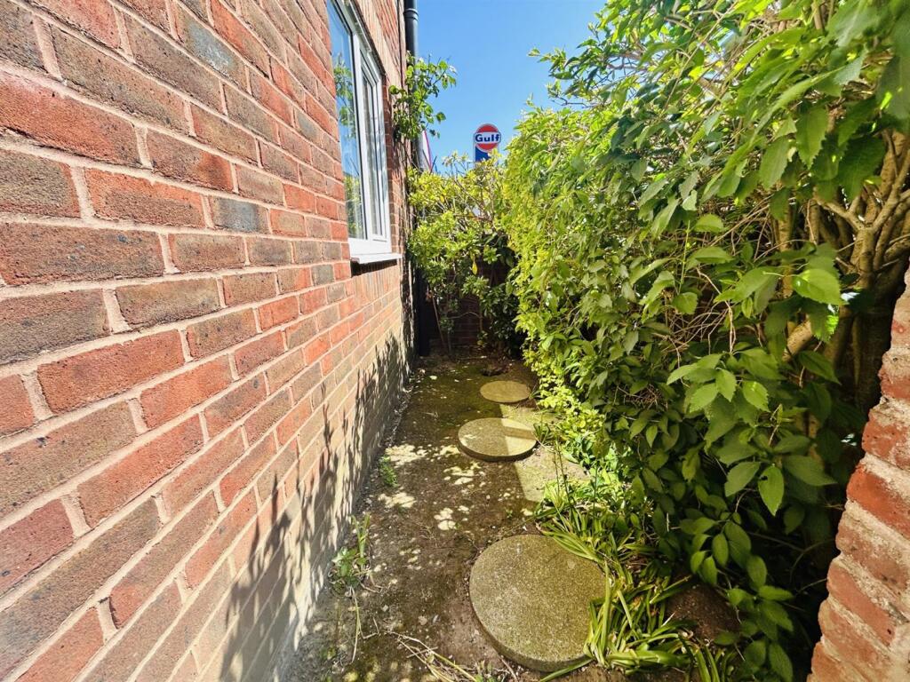 Trinity Place, Eastbourne photo 5