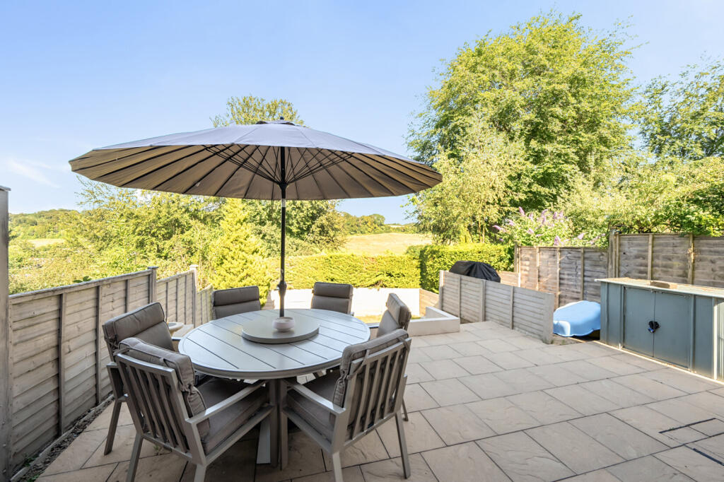 House in Hemel Hempstead, Chesham - View 2