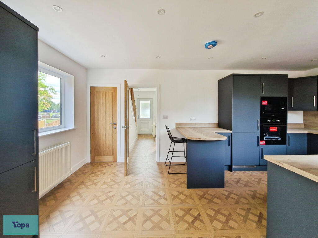 House in Doncaster, Bawtry - View 4