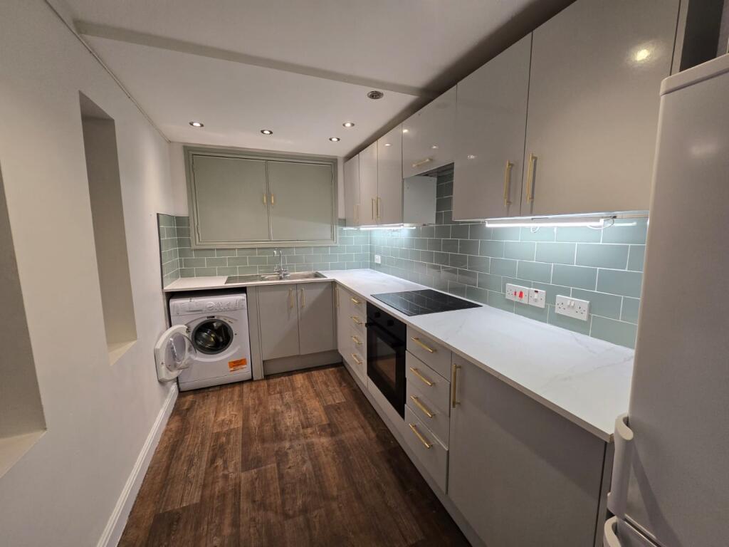 Main image of property: 10e Tapton House Road, Sheffield S10 5BY