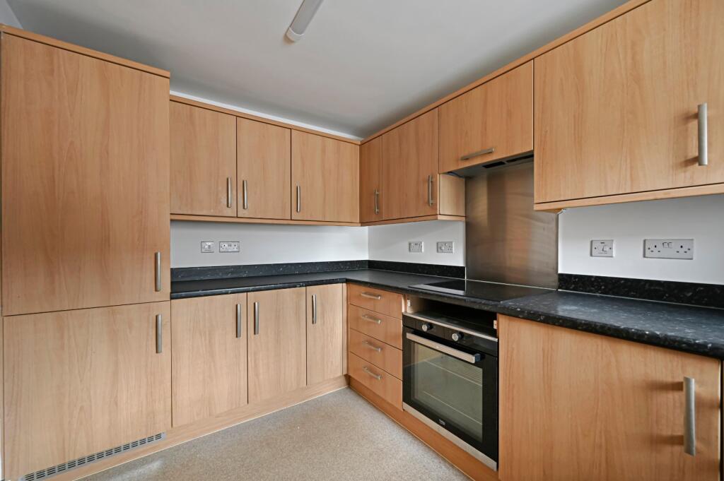 Adams Drive, Willesborough, Ashford, Kent, TN24 photo 4