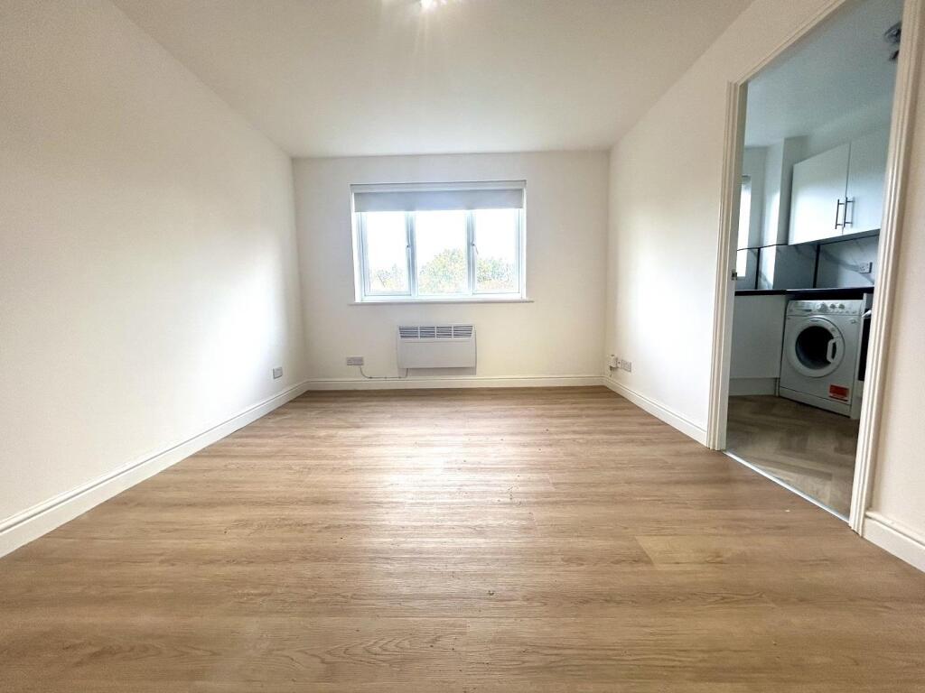 Apartment in Twickenham - More