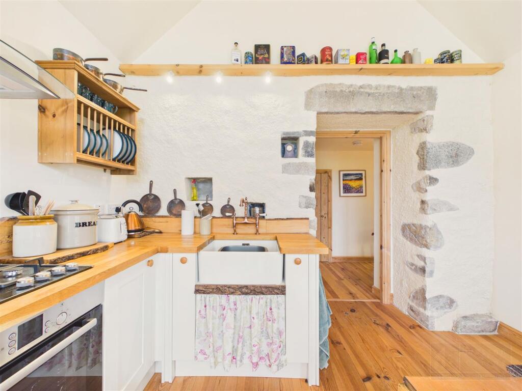 House in Aberdeen - More