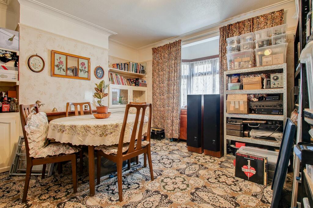 House in London, Sudbury - View 3