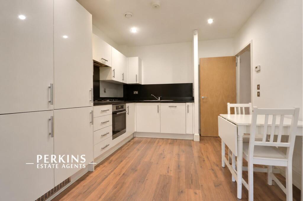 Main image of property: Northolt, UB5