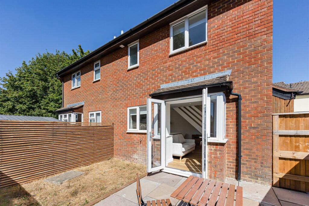 Main image of property: Sycamore Close Watlington 