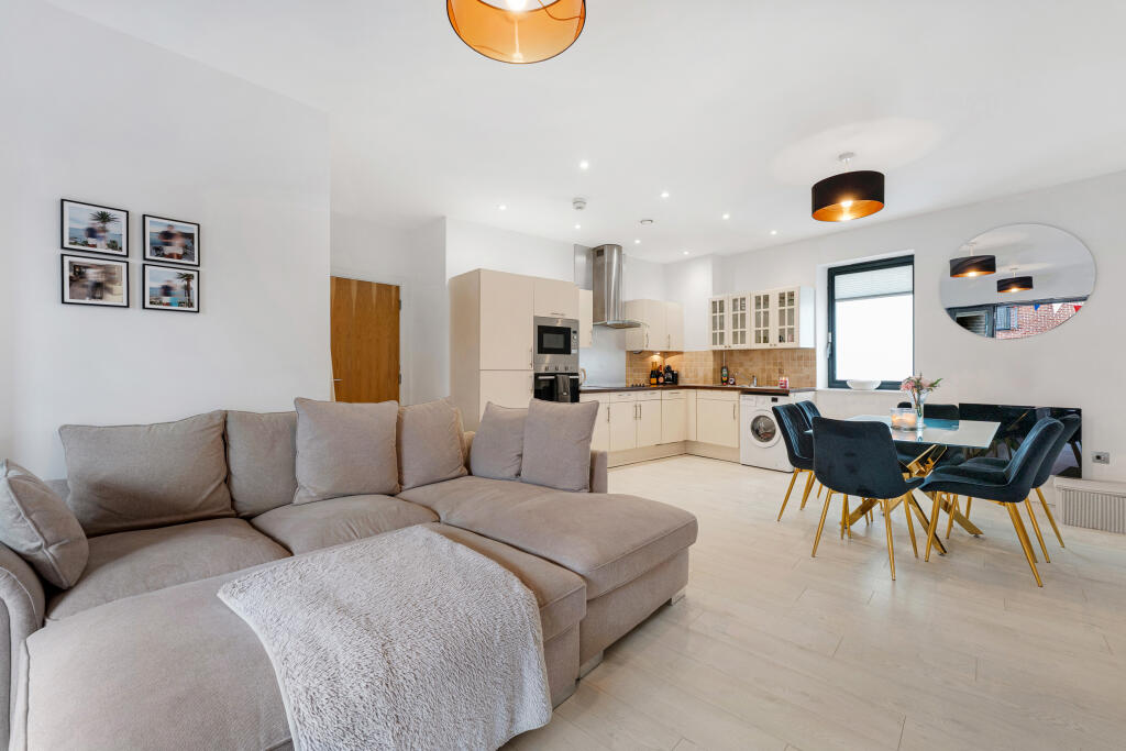 Apartment in Warrington - View 4