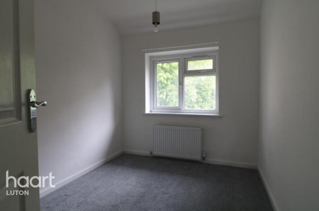 House in Luton, Hart Hill - View 4