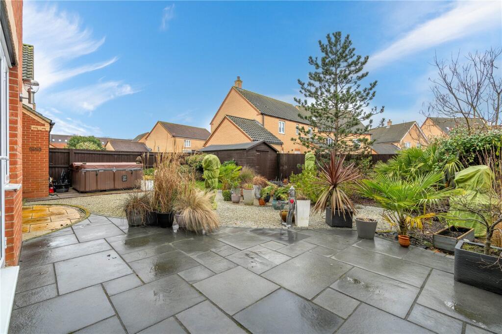 Sandown Drive, Bourne, Lincolnshire, PE10 photo 3