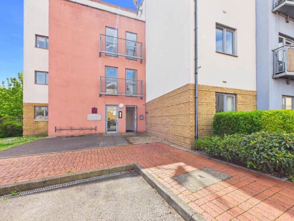 Main image of property: Rhodfa'r Gwagenni, Barry, Vale of Glamorgan