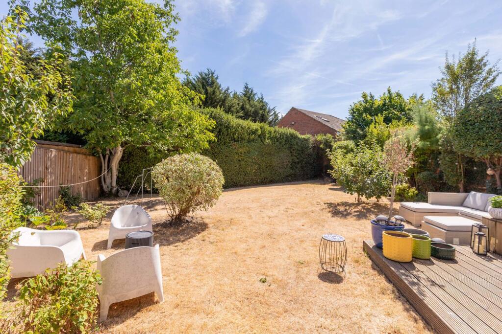 House in Slough - View 2