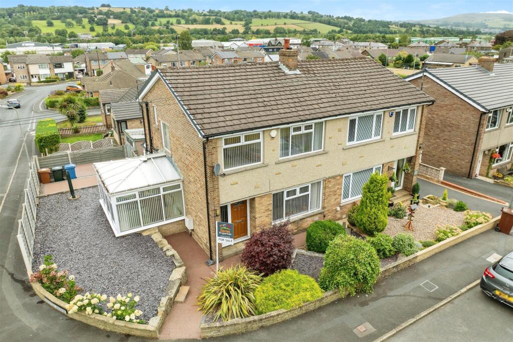 Lynndale Avenue, Cross Hills, Keighley, BD20 7DD