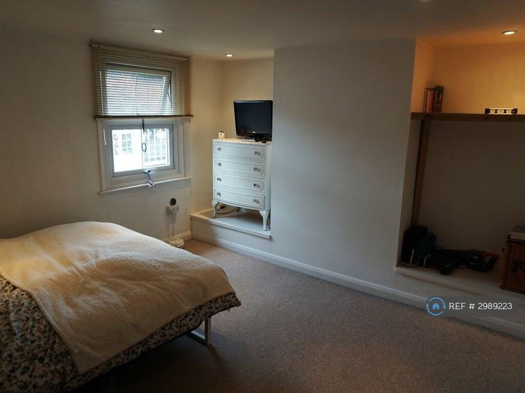 House in Tonbridge - View 5