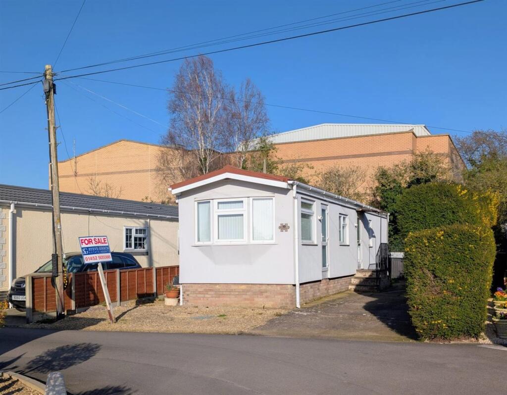 2-bed caravan on Staverton Park, Staverton, Cheltenham, £99,950