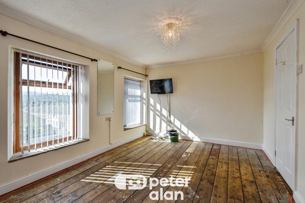 House in Swansea, Blaenhonddan - More