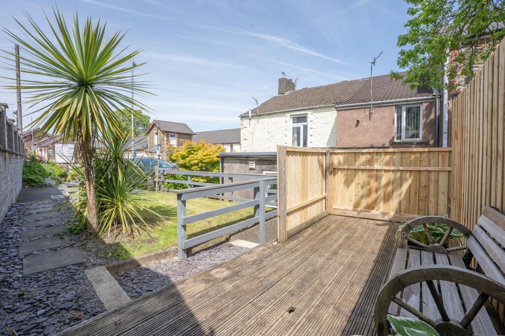 House in Newport - View 4