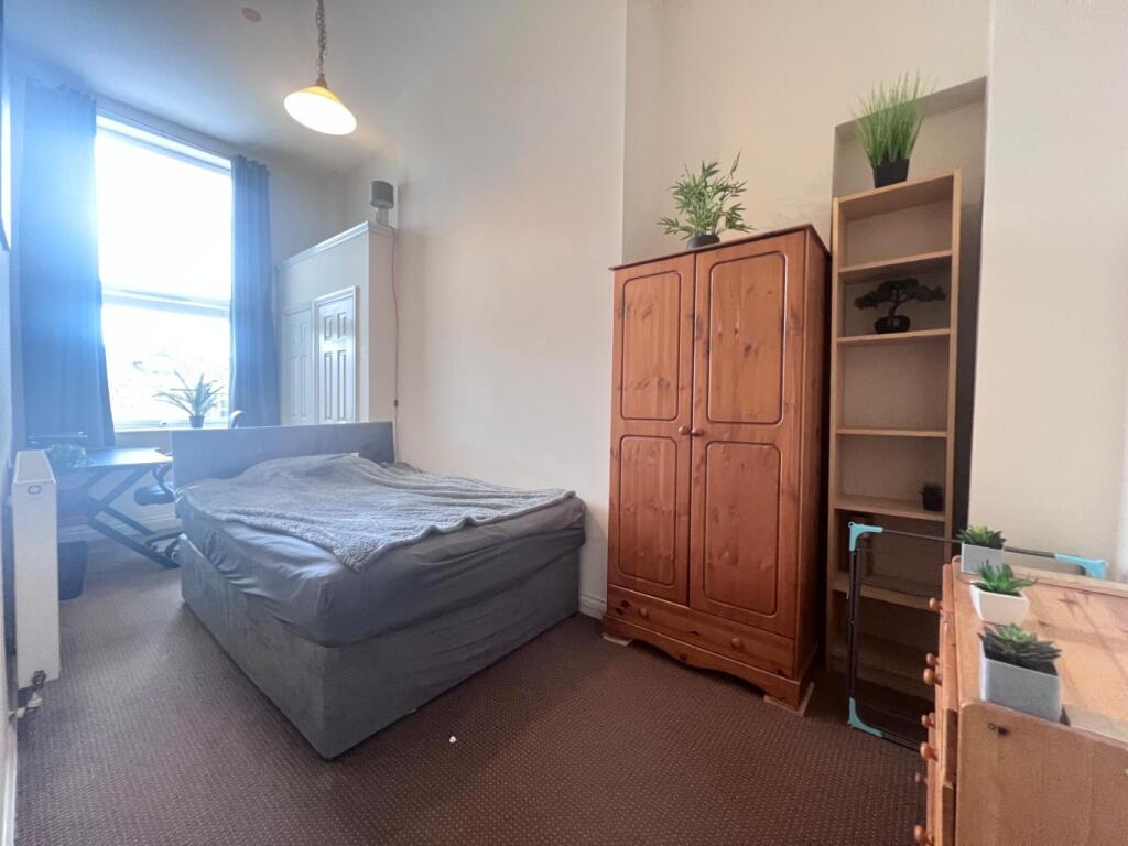 3 bedroom flat for rent
