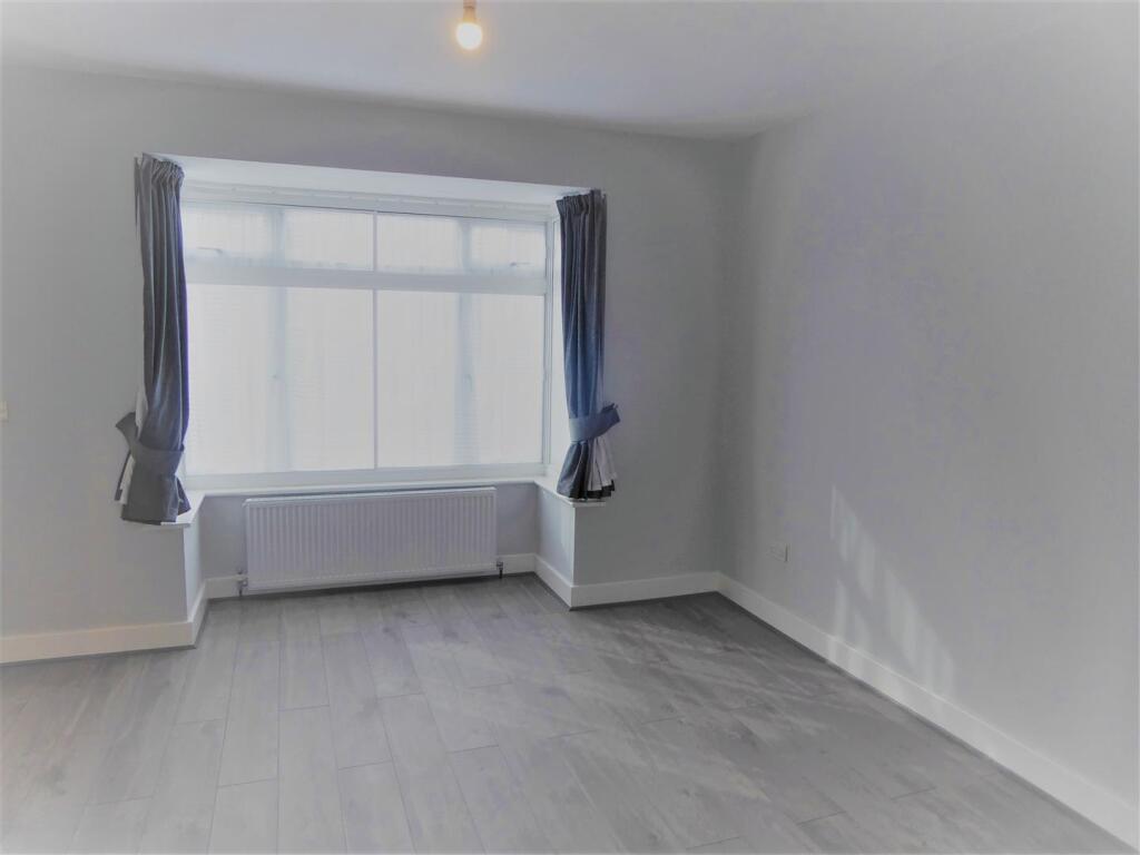 House in Twickenham - View 3