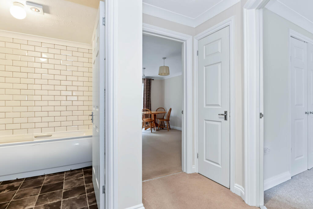 Apartment in Oxford, Barton - View 5