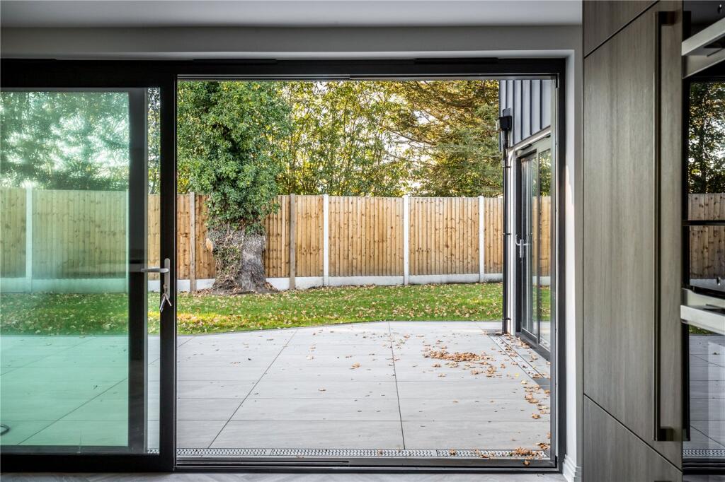 House in Guildford - View 4