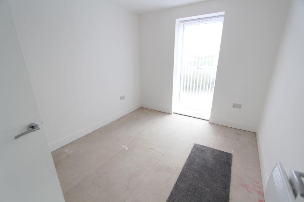 Apartment in Sheffield, Chaucer, Parson Cross - View 5