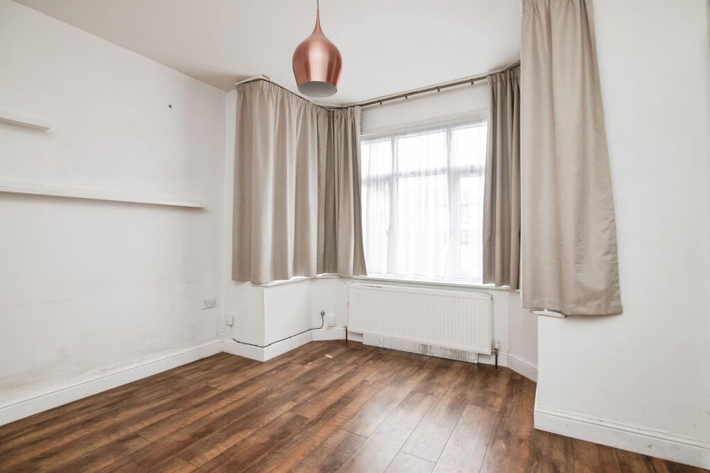 House in Sandwell, West Midlands - More