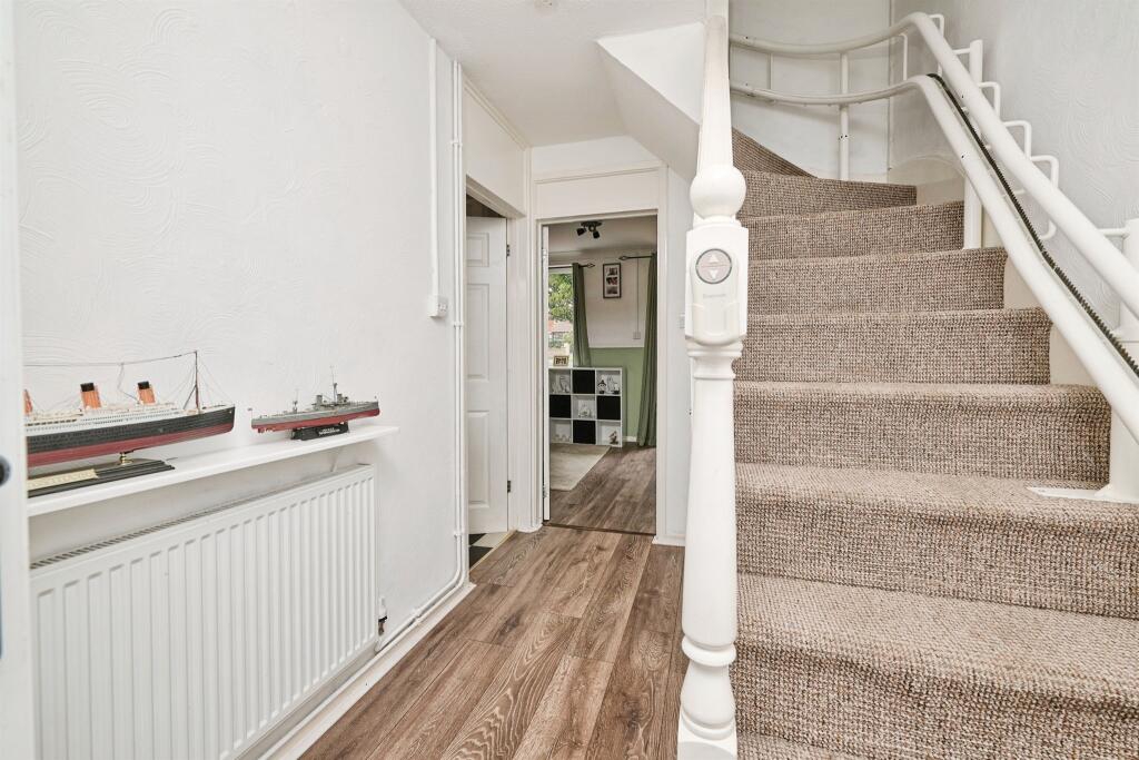 House in Huntingdonshire, Oxmoor, Huntingdon - More