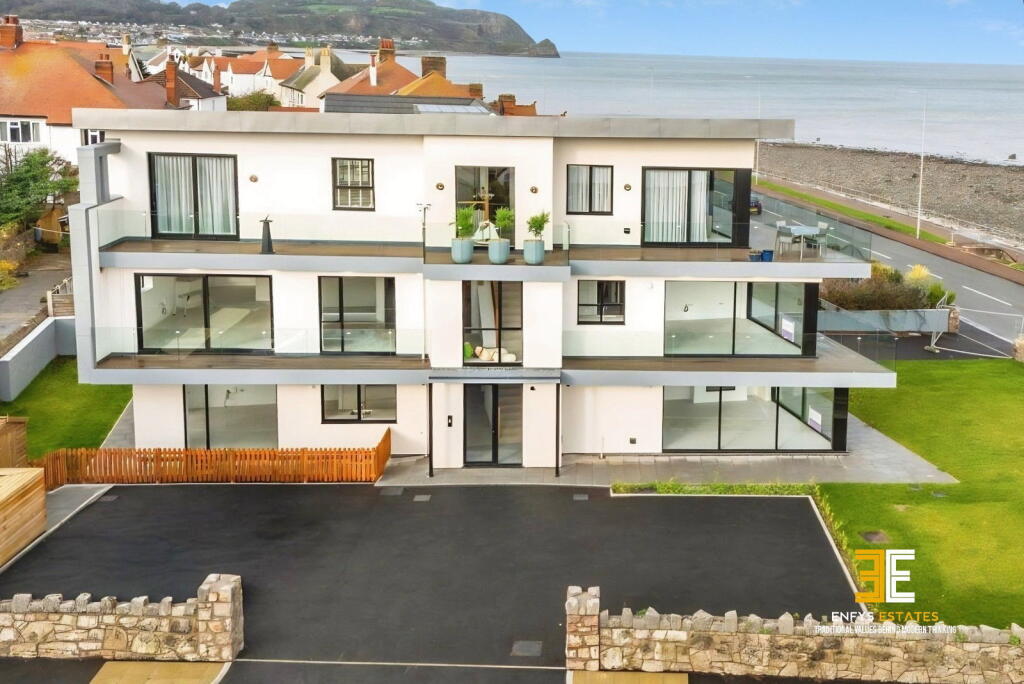 Apartment in Rhos-on-Sea