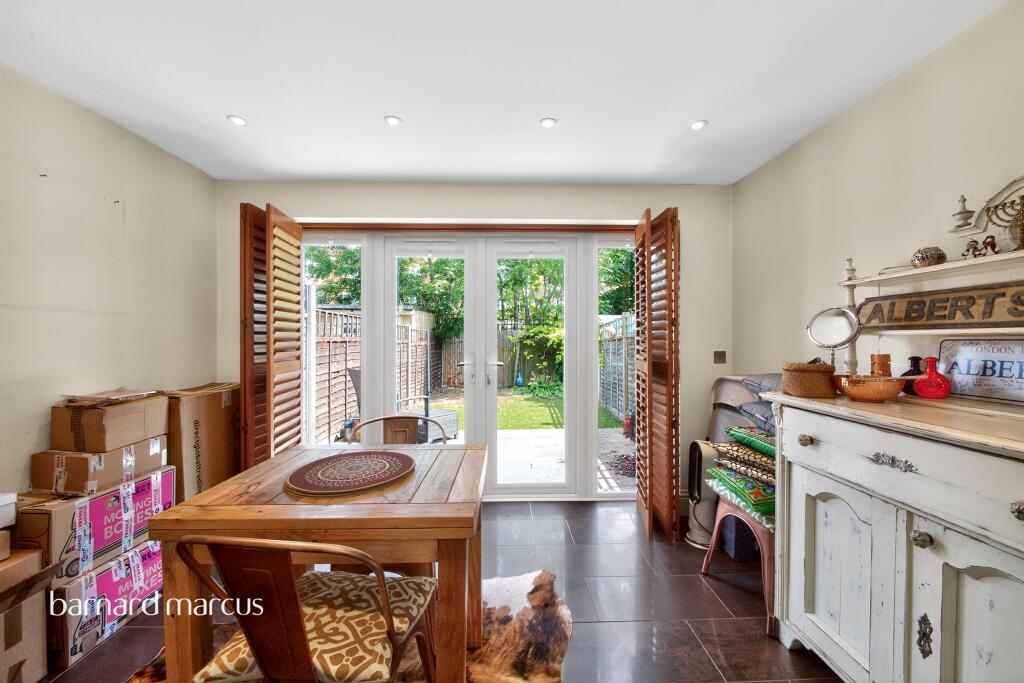 House in London - View 3