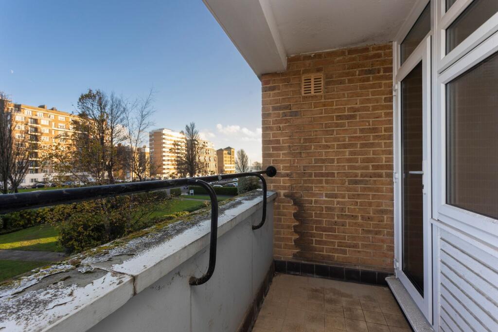 Apartment in Hove, Brighton and Hove - View 4