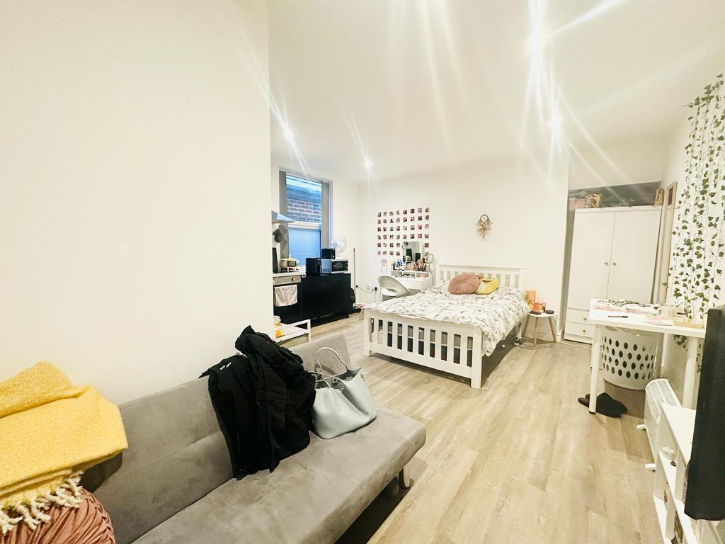 Studio flat for rent
